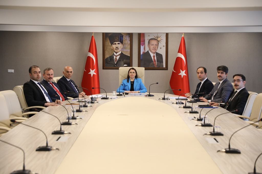 Vali Arslan, Vali Yardımcıları ve İlçe Kaymakamları ile Bir Araya Geldi