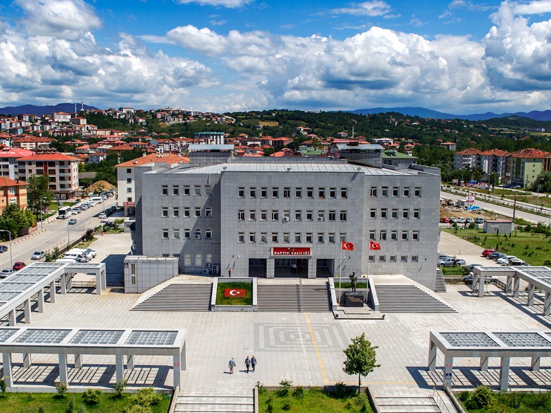 2011 Yılında kullanımına başlanılan ve  kullanımda olan Hükümet Konağı